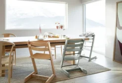 STOKKE® Mega Set Tripp Trapp® Glacier Green + Babyset² Glacier Green + Tray Tisch weiß