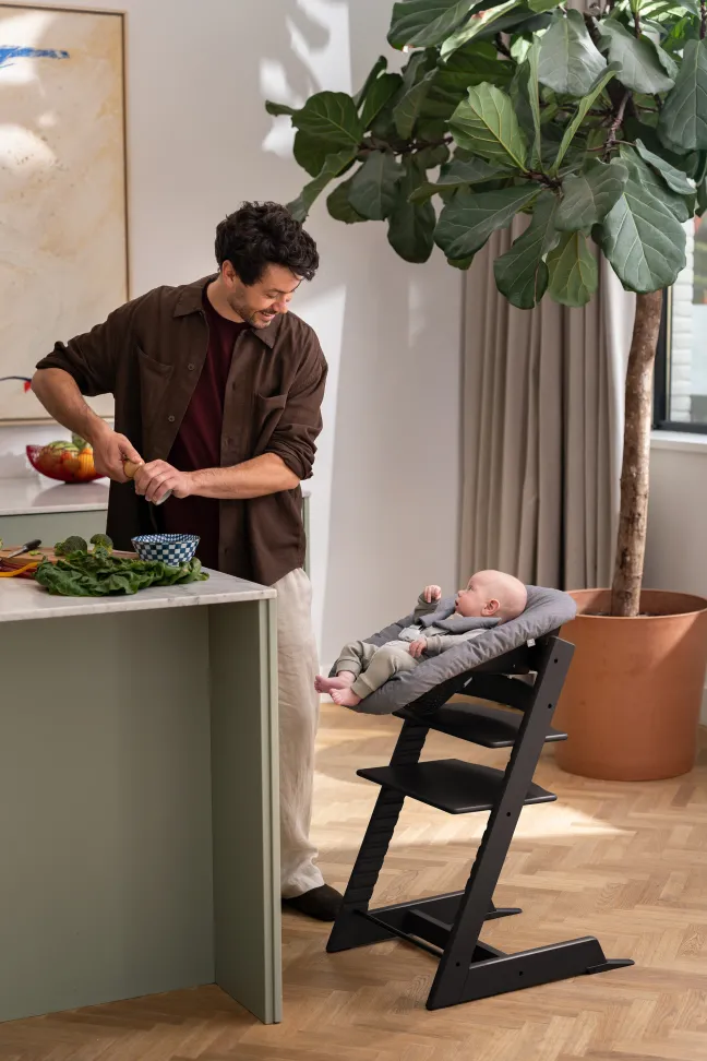 STOKKE® Mega Set Tripp Trapp® schwarz + Babyset² schwarz + Tray Tisch schwarz