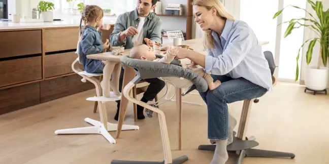 STOKKE® Nomi® Hochstuhl Walnuss schwarz