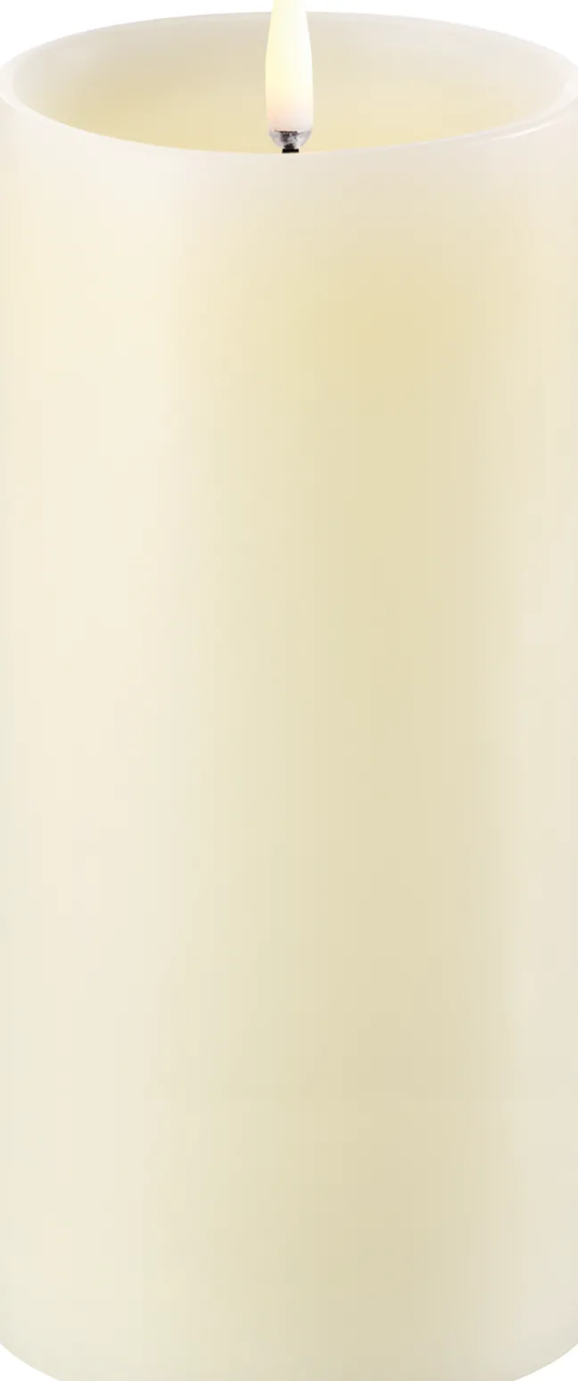 UYUNI LED Kerze mit Rand Smooth 7,8x15 cm Ivory
