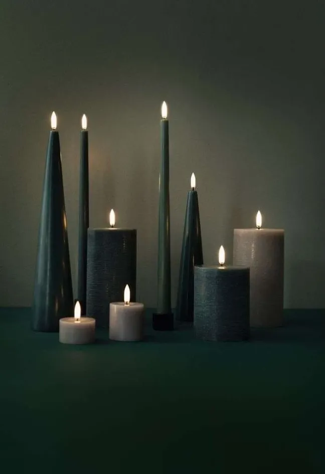 UYUNI LED Kerze Rustic 7,8x20 cm Pine Green