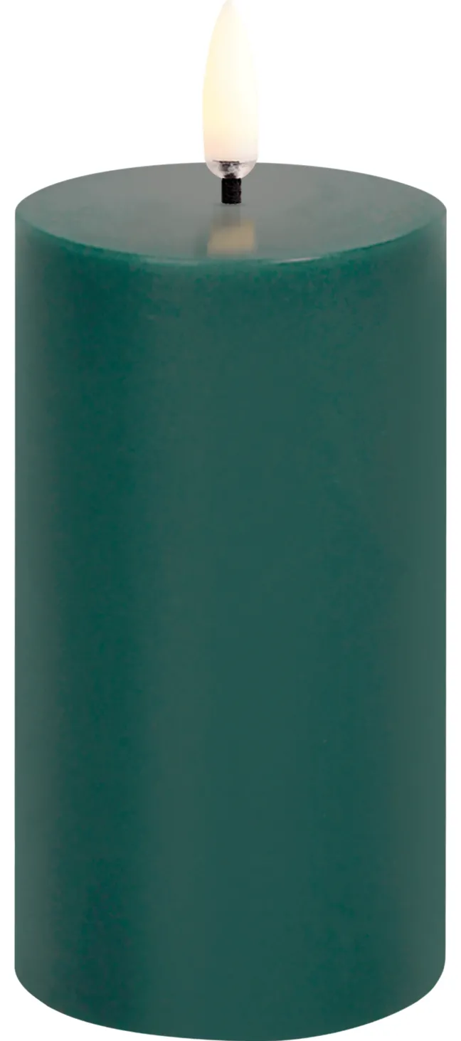 UYUNI LED Kerze Smooth 5,8x10 cm Pine Green