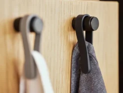 ZONE Denmark Handtuchhalter Loop magnet 2 Stück taupe