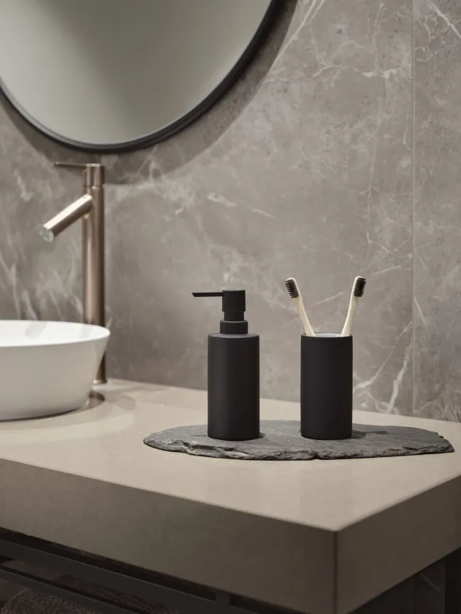 ZONE Denmark Seifenspender Solo Black