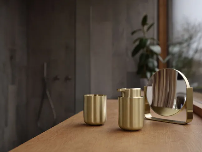 ZONE Denmark Tischspiegel mit 5 x Vergröẞerung Ume Messing